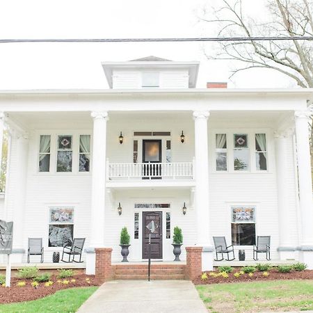 Sparrow Grove Manor Monroe Exterior photo