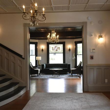Sparrow Grove Manor Monroe Exterior photo