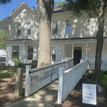 Sparrow Grove Manor Monroe Exterior photo