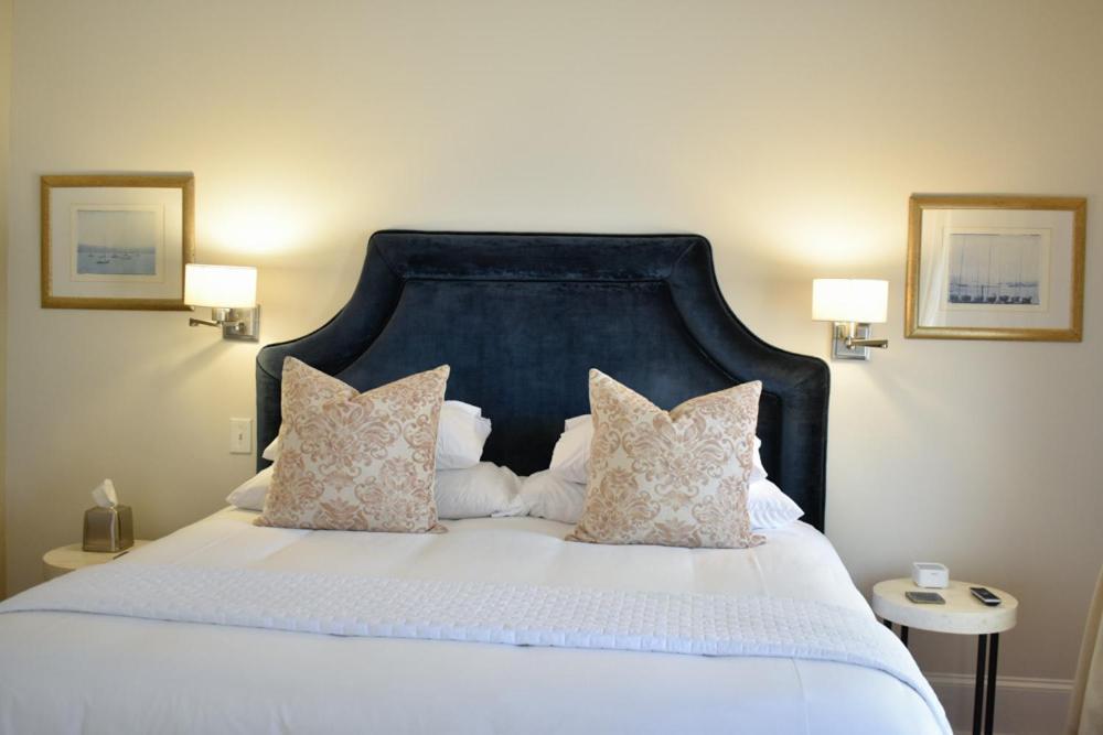Sparrow Grove Manor Monroe Room photo