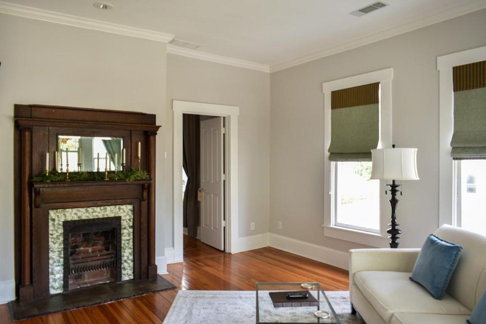 Sparrow Grove Manor Monroe Room photo